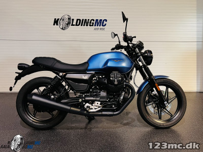 Moto Guzzi V7 Stone