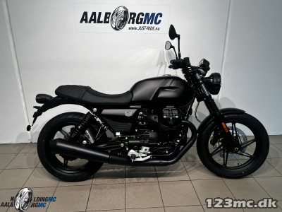 Moto Guzzi V7 Stone NERO RUVIDO