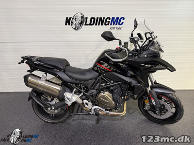 QJ Motor SRT 700 Black