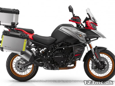 QJ Motor SRT 900 SX