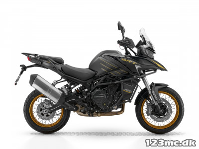 QJ Motor SRT 900 SX