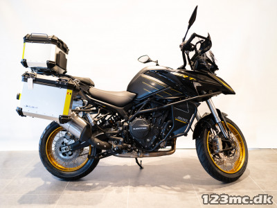 QJ Motor SRT 900 SX