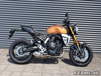 Suzuki GSX-8T