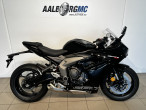 Triumph Daytona 660 Sapphire Black