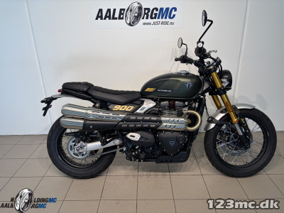 Triumph Scrambler 900 MATT KHAKI GREEN / MATT PHANTOM BLACK