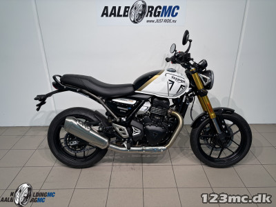 Triumph Speed 400 Pearl Met White/Phantom Black