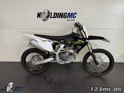 Triumph TF 250-X Jet Black / Pure White