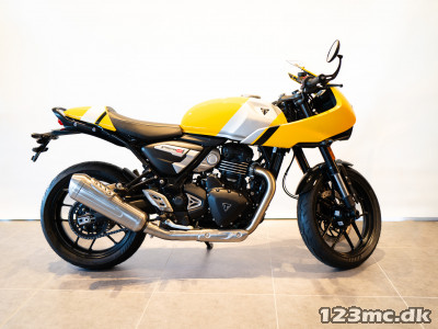 Triumph Thruxton 400