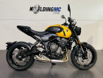 Triumph Trident 660 Cosmic Yellow