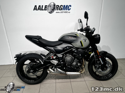 Triumph Trident 660 Stone Gray