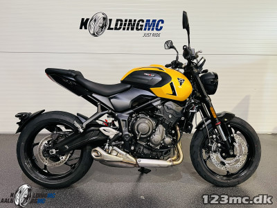 Triumph Trident 660 Cosmic Yellow