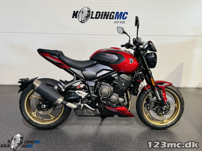 Triumph Trident 800 Carnival Red