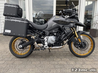 Voge DS 900 X