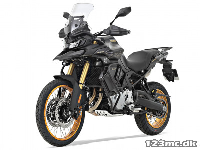 Voge DS 900 X