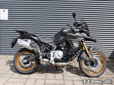 Voge DS 900 X
