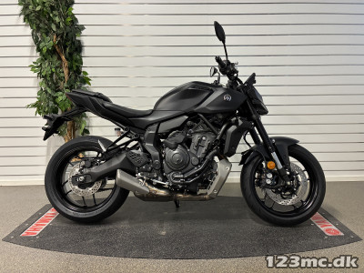 Yamaha MT-07 Y-AMT - Tech Black