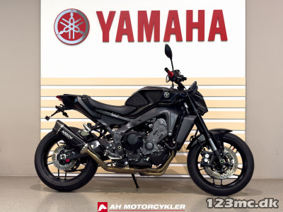 Yamaha MT-09 Yamaha MT-09
