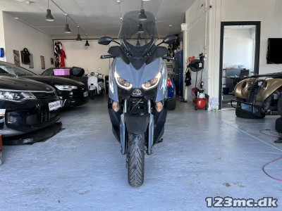 Yamaha X-Max 300