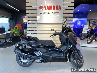 Yamaha X-Max 300
