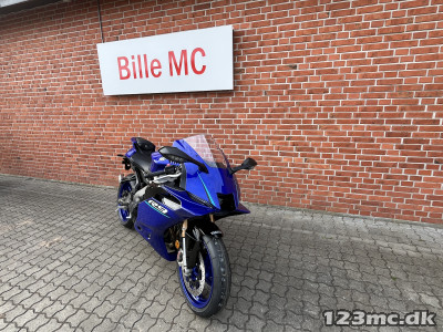 Yamaha YZF R9