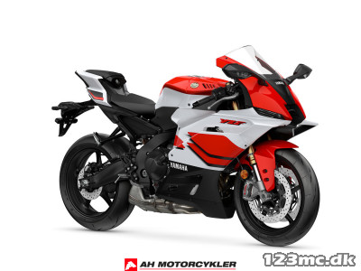 Yamaha YZF R9 Anniversary White
