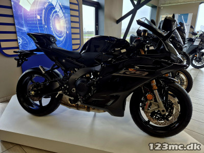 Yamaha YZF R9
