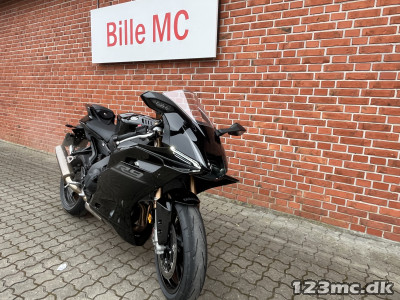Yamaha YZF R9