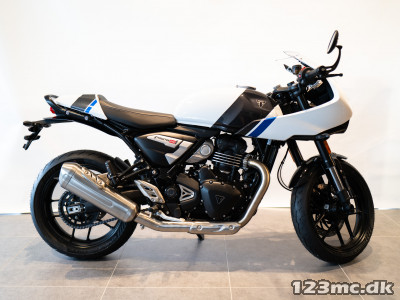 Triumph Thruxton 400