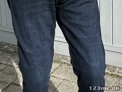 MC bukser i denim med kulfiberforstærkning