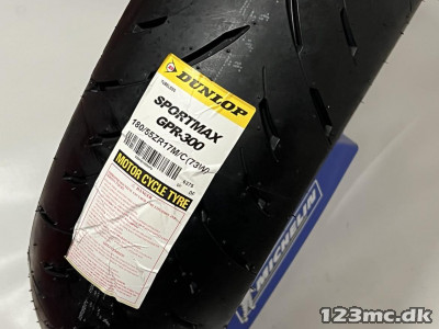 Dunlop Sportmax GPR-300 180/55 ZR17 TL (73W) Dunlop Sportmax GPR-300 180/55 ZR17 TL (73W)