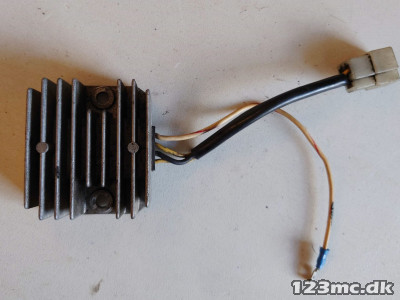 Ensretter / Laderelæ til Kawasak KZ 650 årg. 78