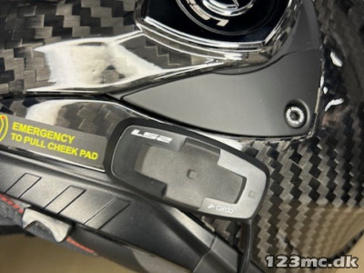 LS2 FF901 Advant X Solid Carbon 4X UCS