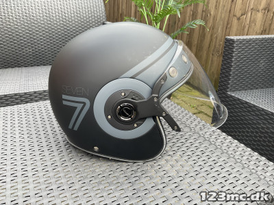 SMK ( Seven ) Hjelm str 61 “XL”