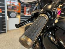 `${motorcycle.brand} ${motorcycle.model}`