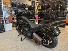 `${motorcycle.brand} ${motorcycle.model}`