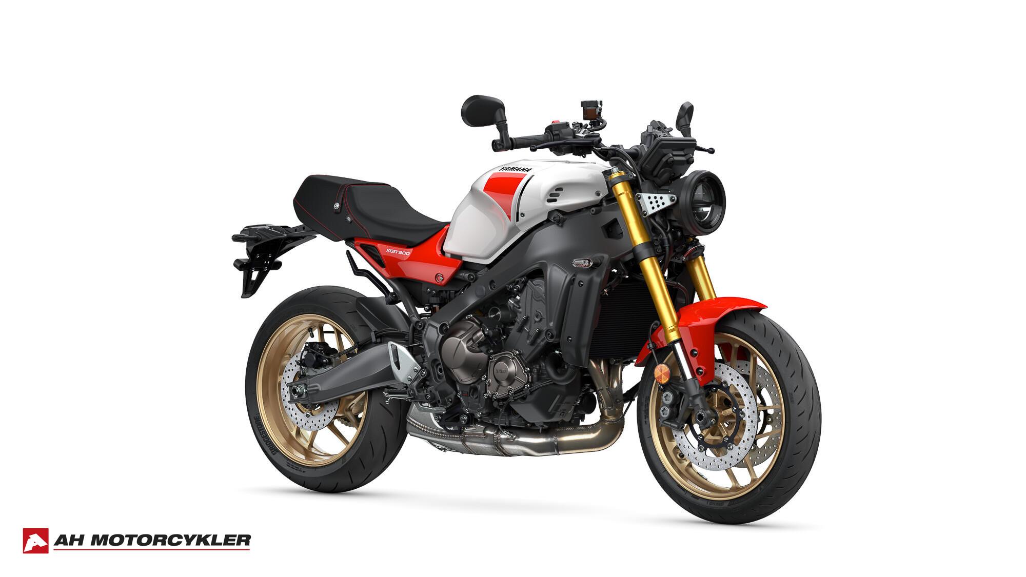 Yamaha XSR 900 Legend Red