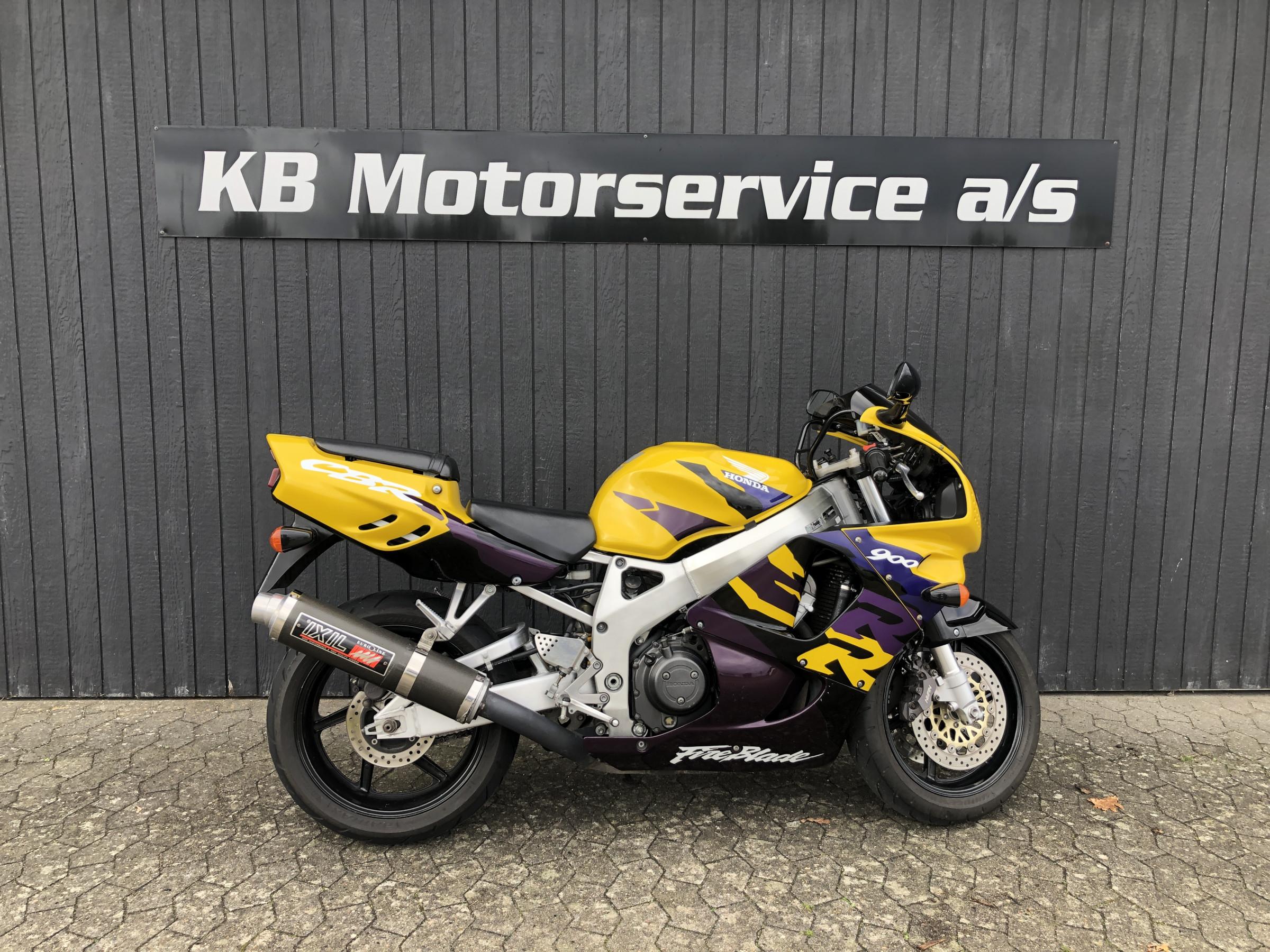 Honda CBR 900 RR