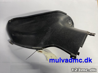 Afdækning højre side v tank