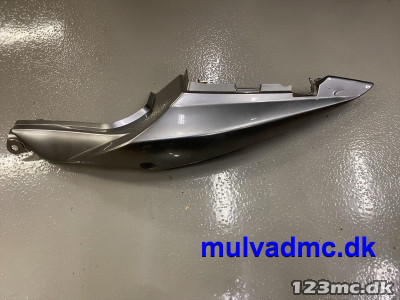 Kåbe venstre under sæde