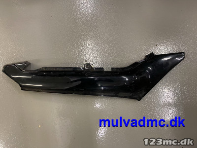 Kåbedel under sæde højre