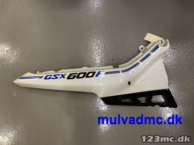 Kåbedel under sæde højre