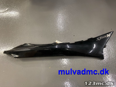 Kåbedel under sæde højre