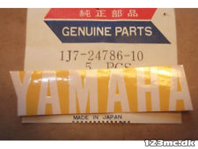 1J7-24786-10 (99241-00080) EMBLEM, TAIL COVER