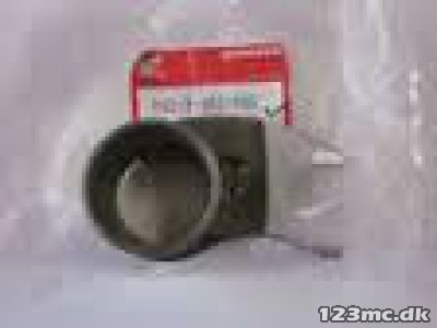 24212-390-000 FORK, CENTER GEARSHIFT