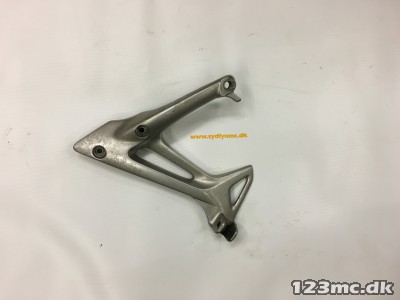 50750-MCW-D10	HOLDER R.,P.STEP