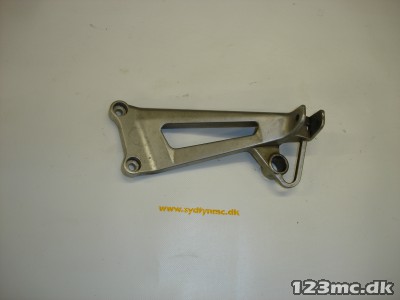 50750-MZ7-000 HOLDER, R. PILLION STEP