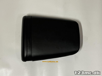 77300-MW0-790ZB	SEAT ASSY., PILLION *NH1L*