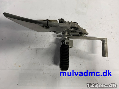 Bagfodhvilerkonsol højre for