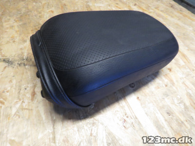 Bagsæde, Suzuki VZ800