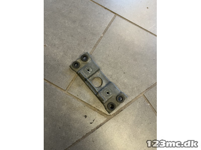 Beslag til benzintank